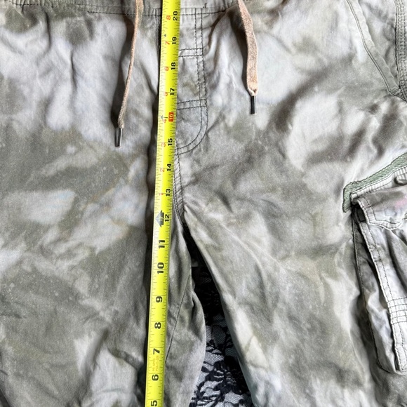 WT02 Size M Stylish Tie-Dye Cargo Shorts for Men - Picture 9 of 9